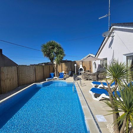 Family Bungalow With Private Pool Kilgetty Екстер'єр фото