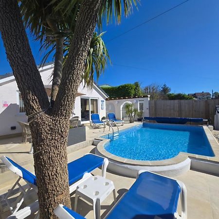 Family Bungalow With Private Pool Kilgetty Екстер'єр фото