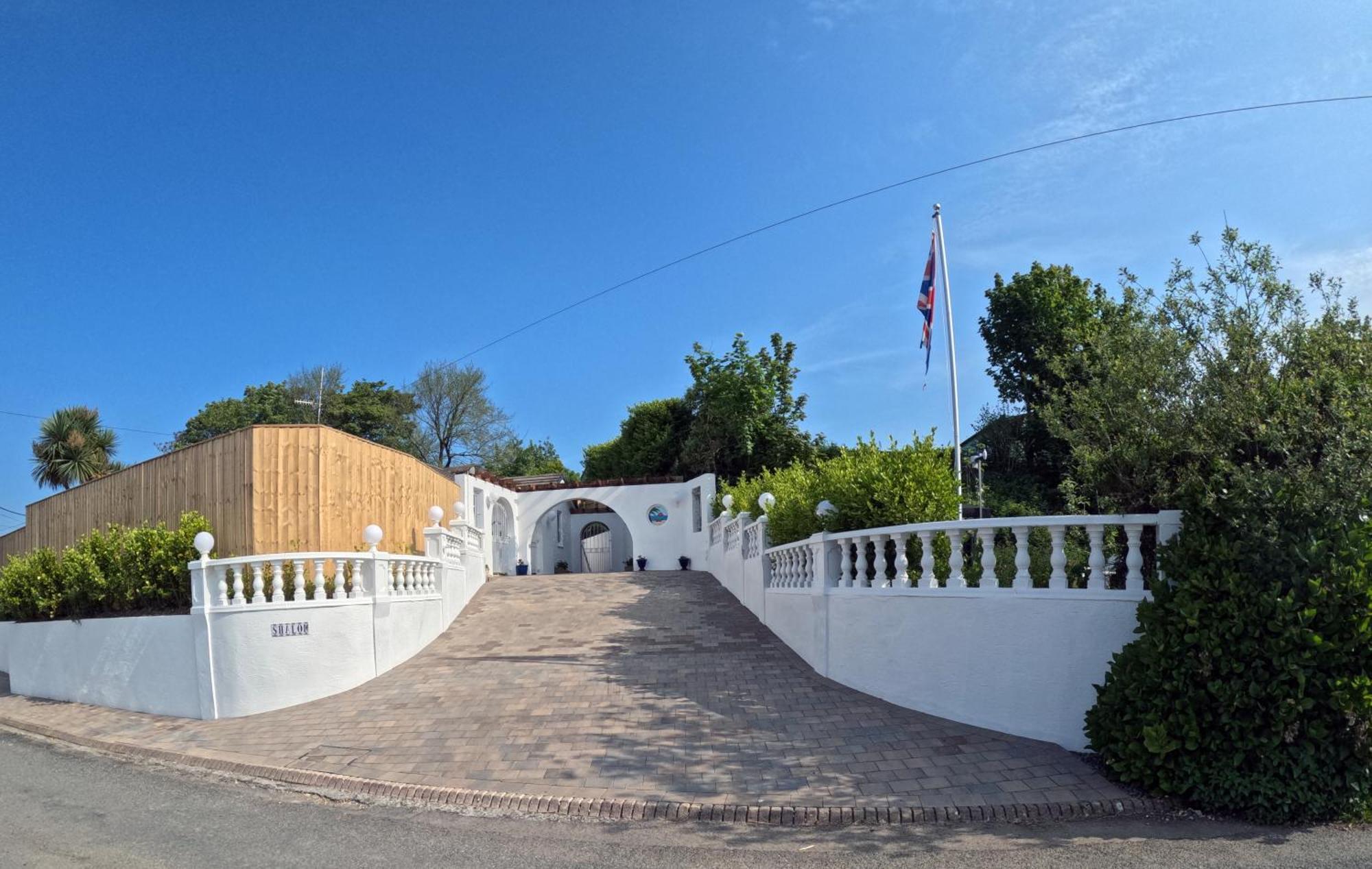 Family Bungalow With Private Pool Kilgetty Екстер'єр фото