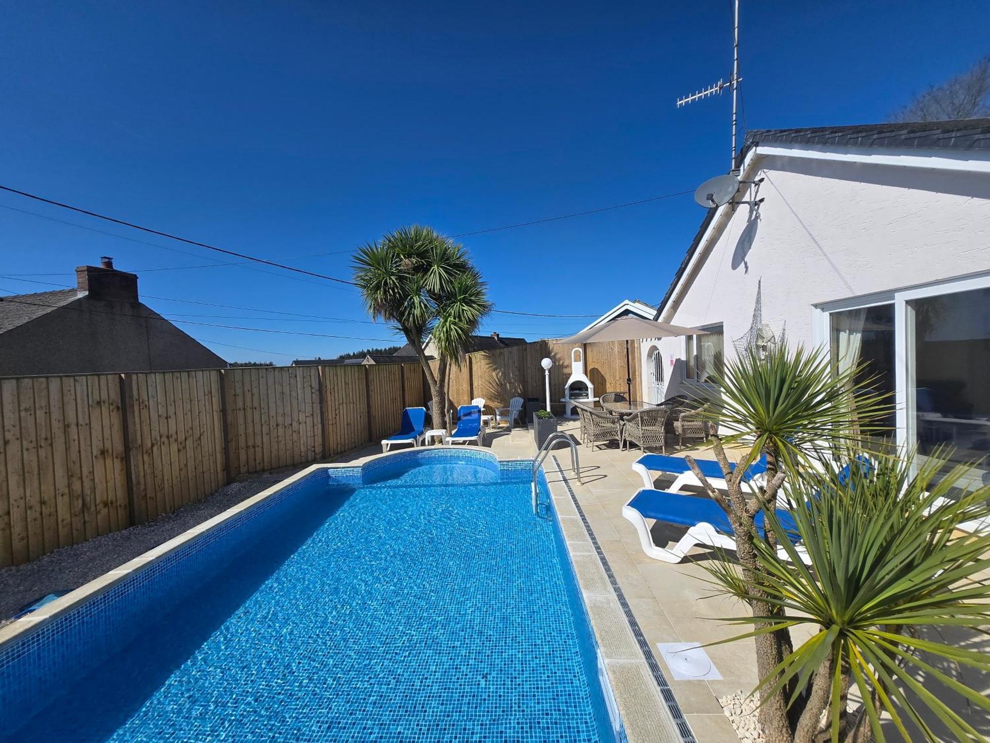 Family Bungalow With Private Pool Kilgetty Екстер'єр фото