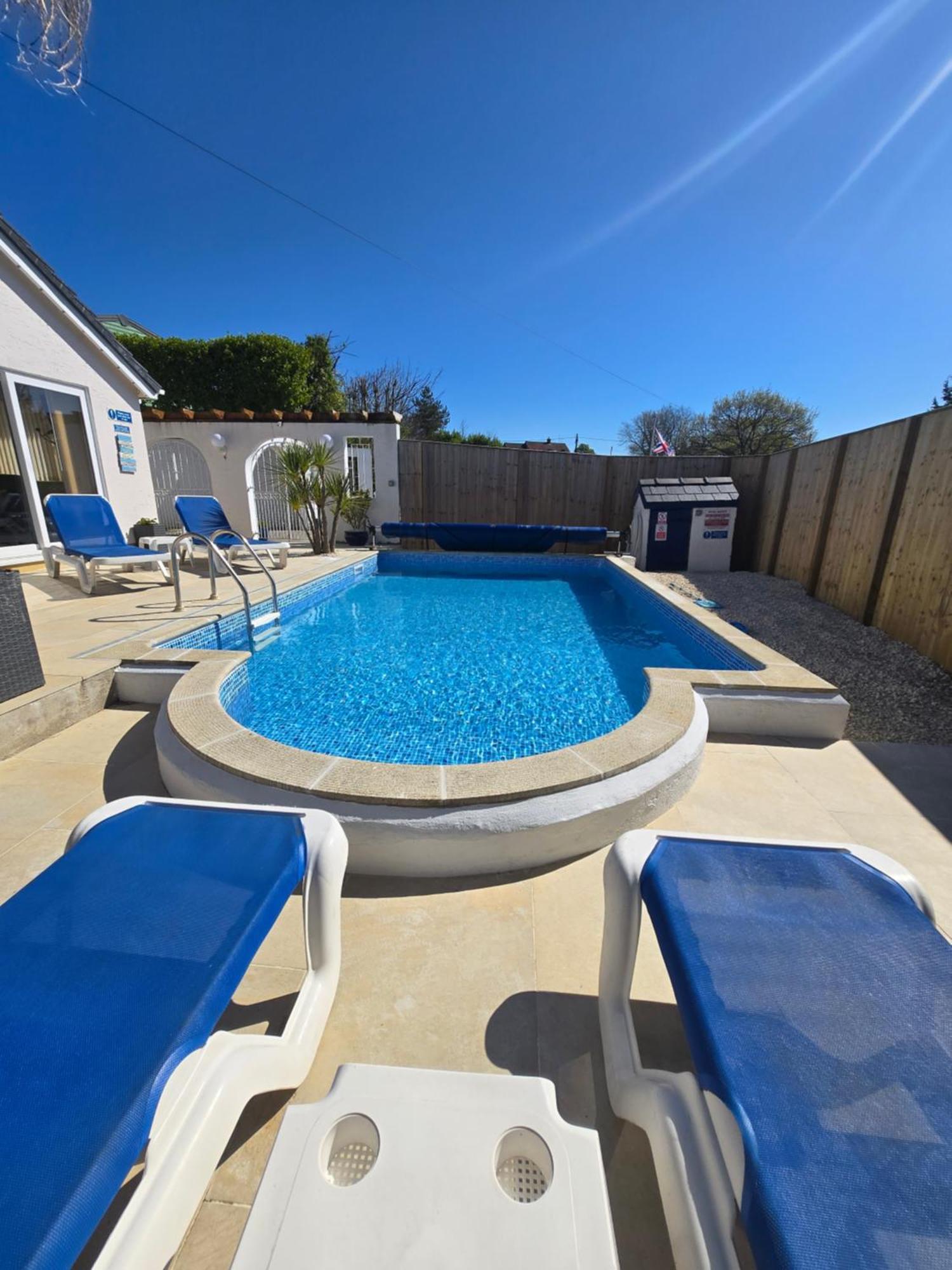 Family Bungalow With Private Pool Kilgetty Екстер'єр фото