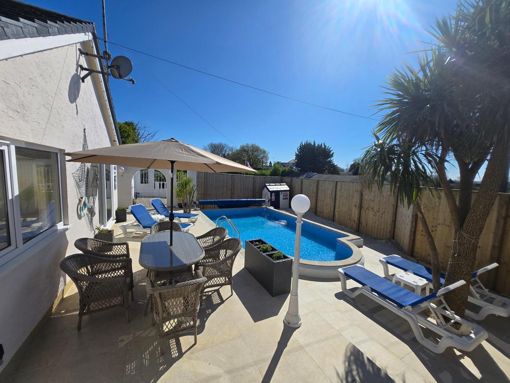 Family Bungalow With Private Pool Kilgetty Екстер'єр фото