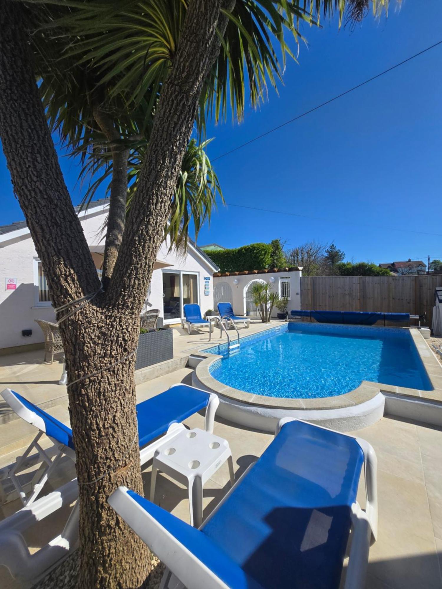 Family Bungalow With Private Pool Kilgetty Екстер'єр фото